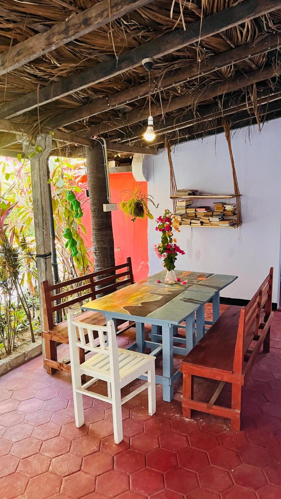 Lobster Inn ตรินโคมาลี ภายนอก รูปภาพ