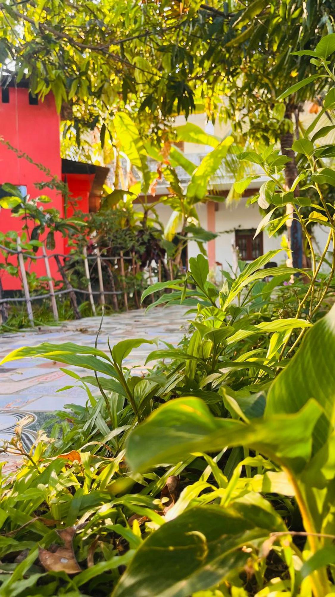 Lobster Inn ตรินโคมาลี ภายนอก รูปภาพ