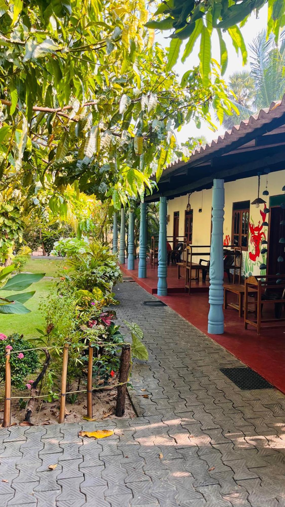 Lobster Inn ตรินโคมาลี ภายนอก รูปภาพ