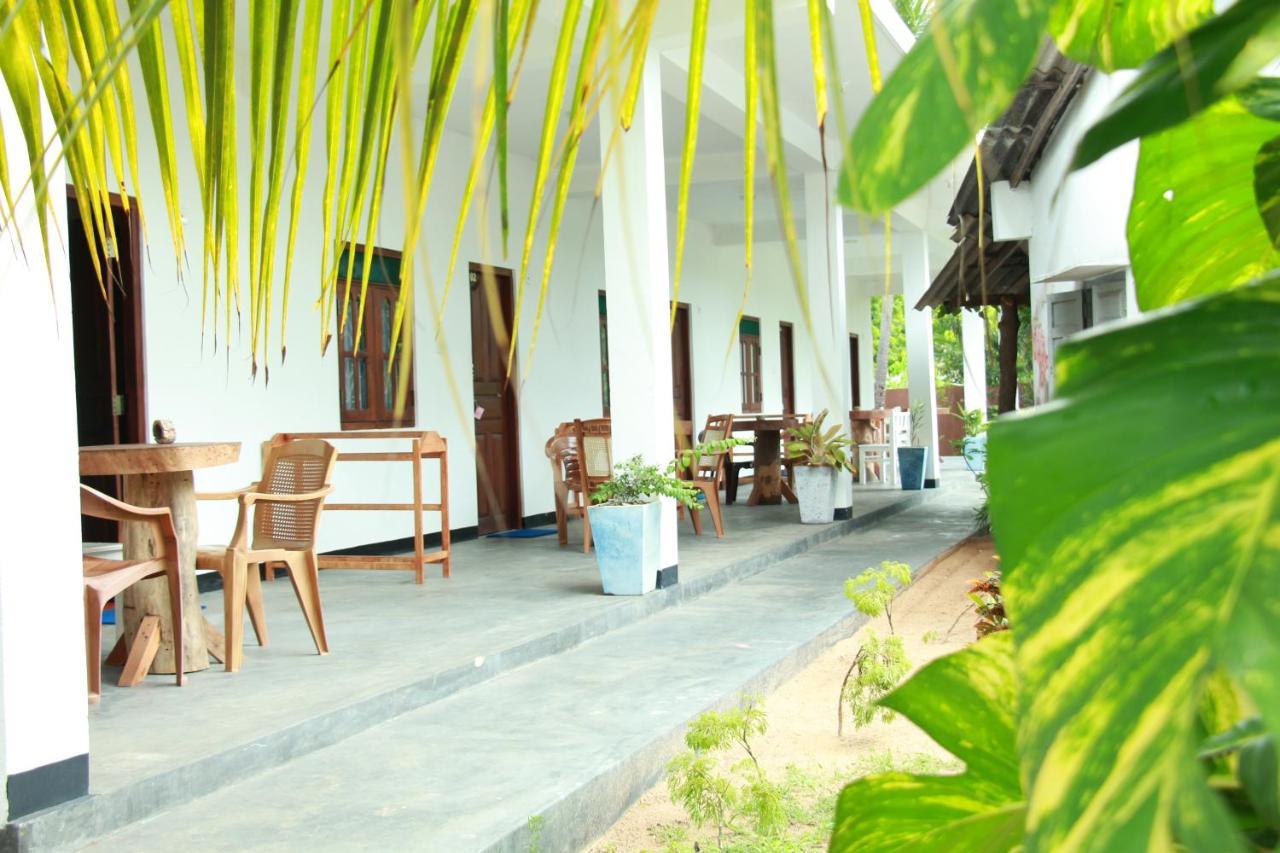 Lobster Inn ตรินโคมาลี ภายนอก รูปภาพ